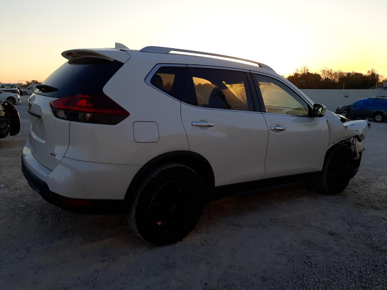 2018 NISSAN ROGUE S - Фото 3