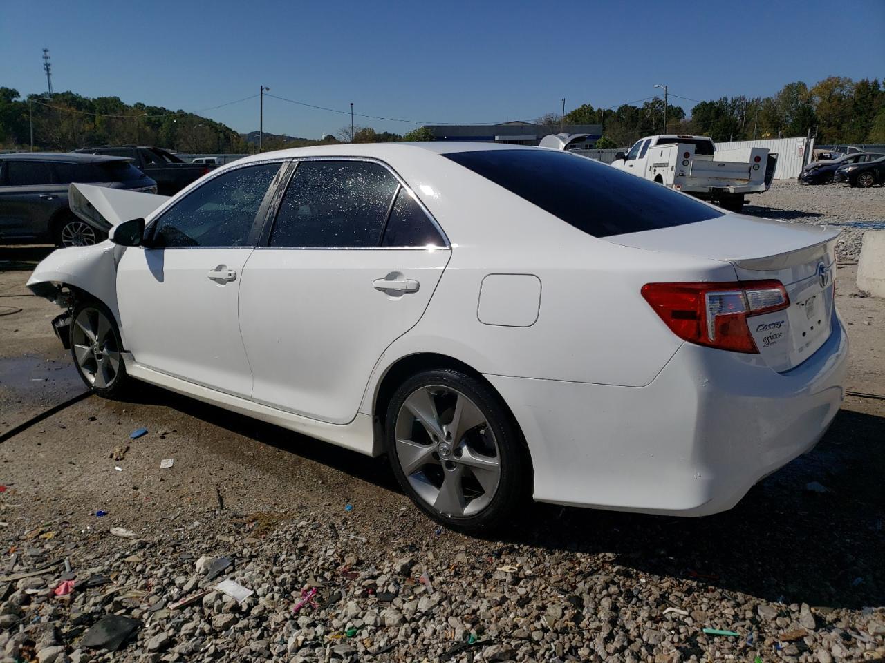 2014 TOYOTA CAMRY L - Фото 2