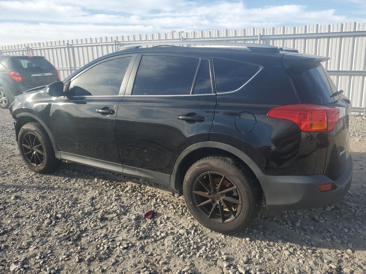 2015 TOYOTA RAV4 XLE - Фото 2
