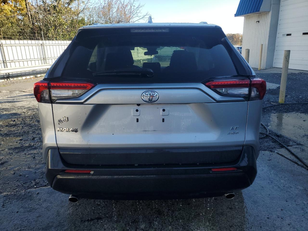 2021 TOYOTA RAV4 LE - Фото 6
