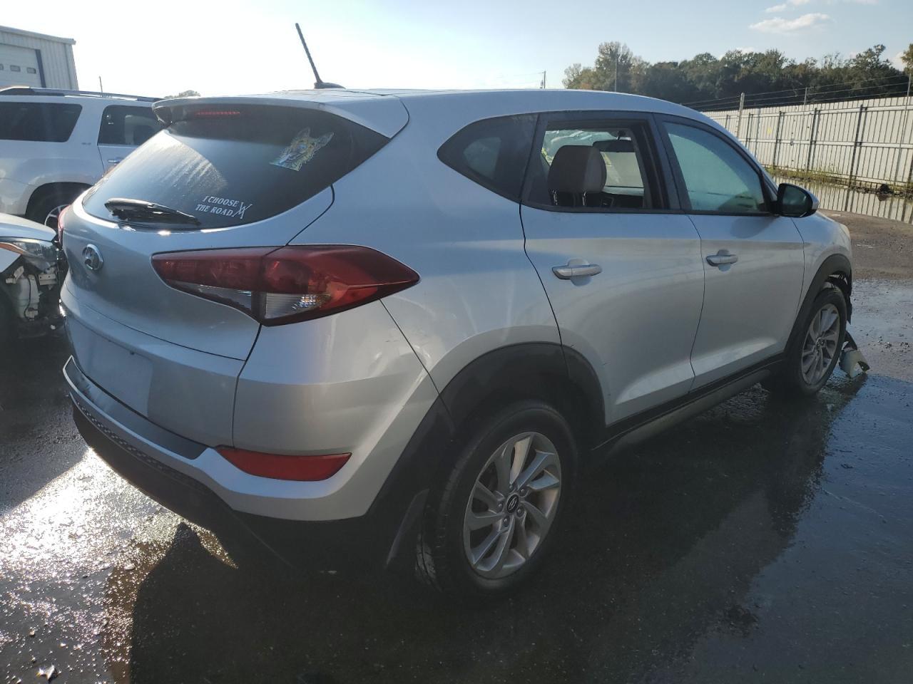 2016 HYUNDAI TUCSON SE - Фото 3