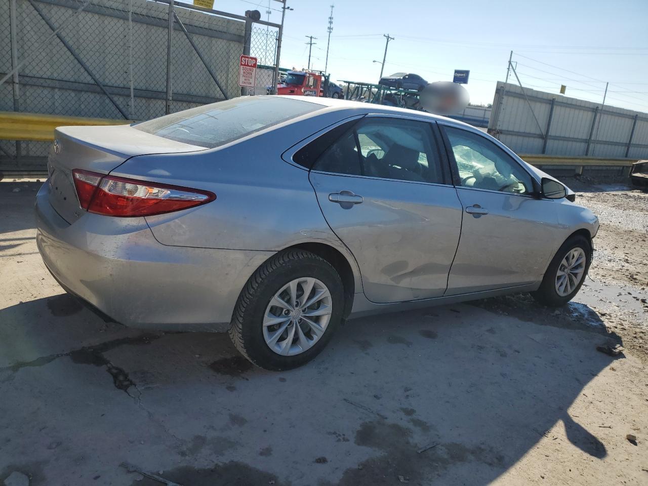 2016 TOYOTA CAMRY LE - Фото 3