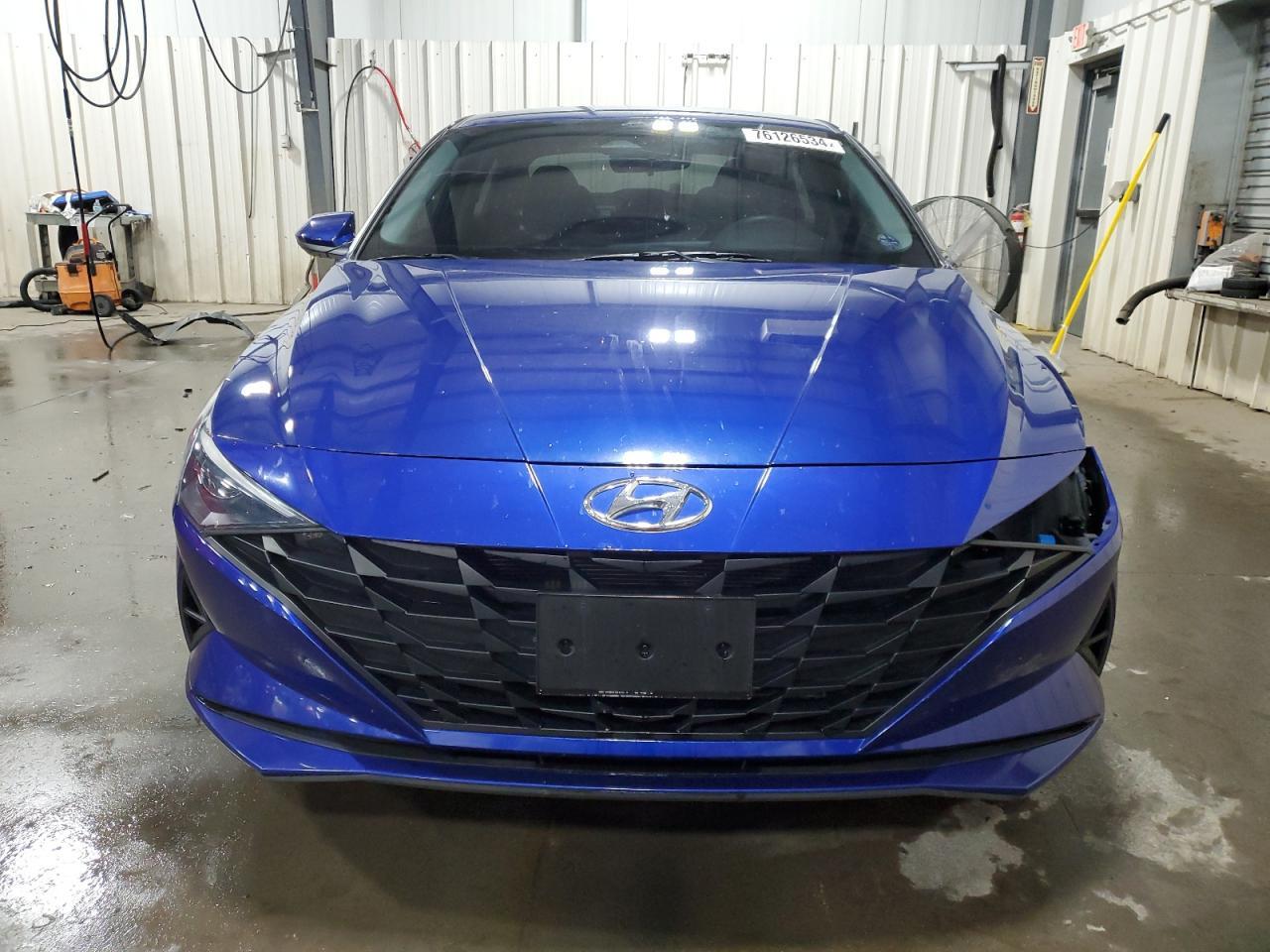 2022 HYUNDAI ELANTRA SE - Image 5