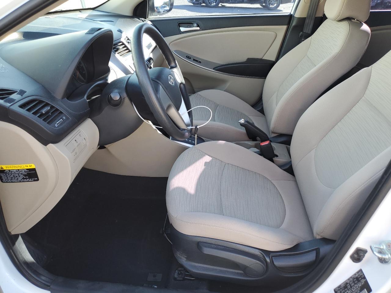 2017 HYUNDAI ACCENT SE - Image 7