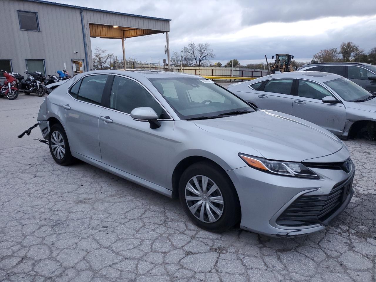 2023 TOYOTA CAMRY LE - Фото 4