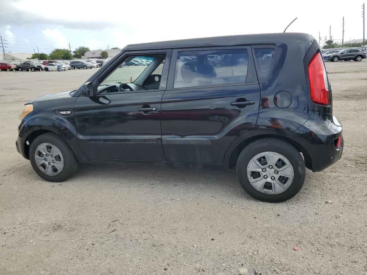 2013 KIA SOUL - Image 2