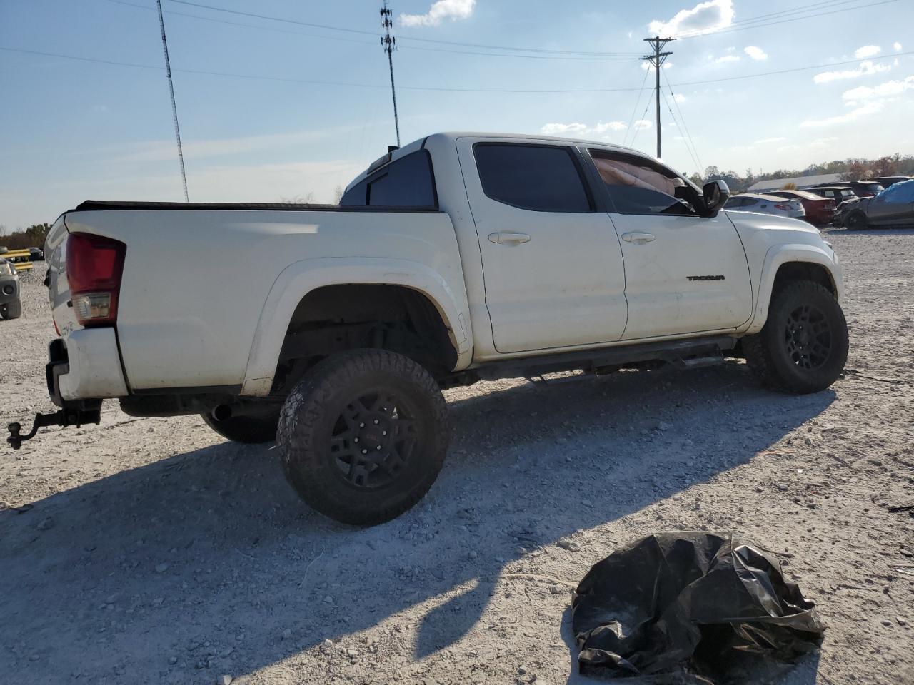2017 TOYOTA TACOMA DOU - Фото 3