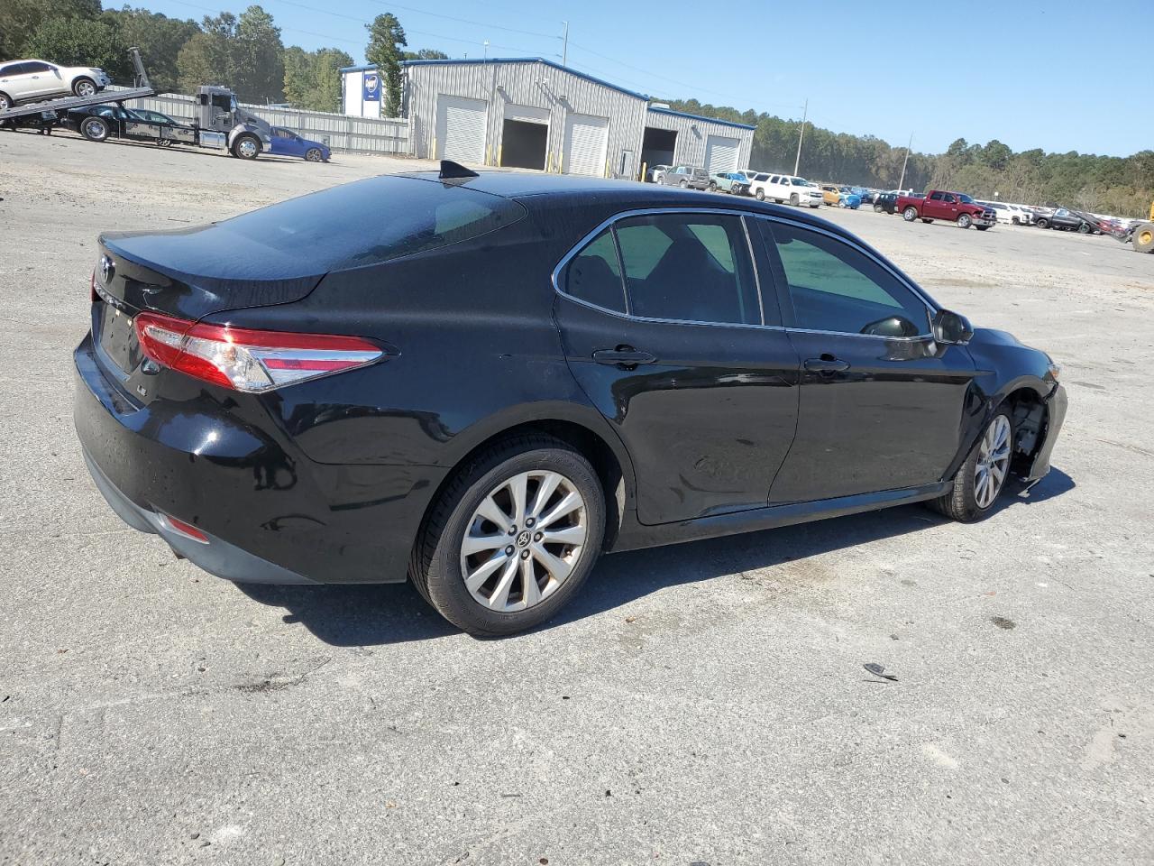2020 TOYOTA CAMRY LE - Фото 3