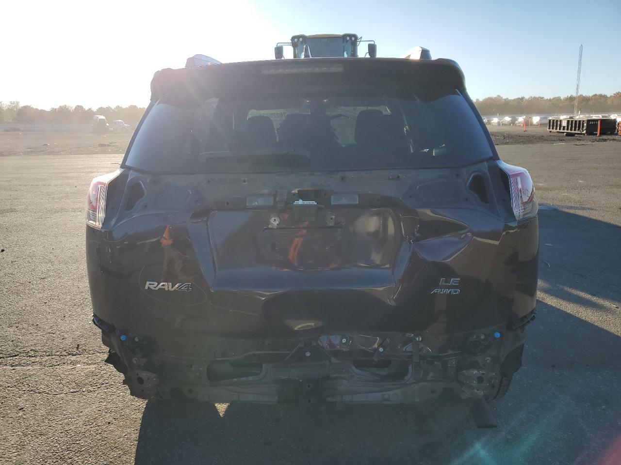 2018 TOYOTA RAV4 LE - Image 6
