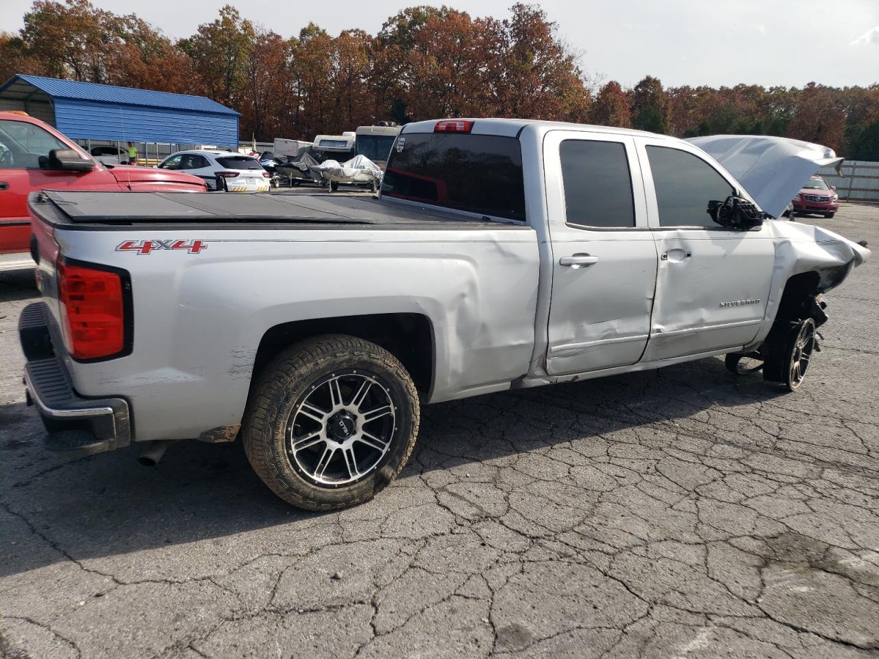 2017 CHEVROLET SILVERADO - Image 3