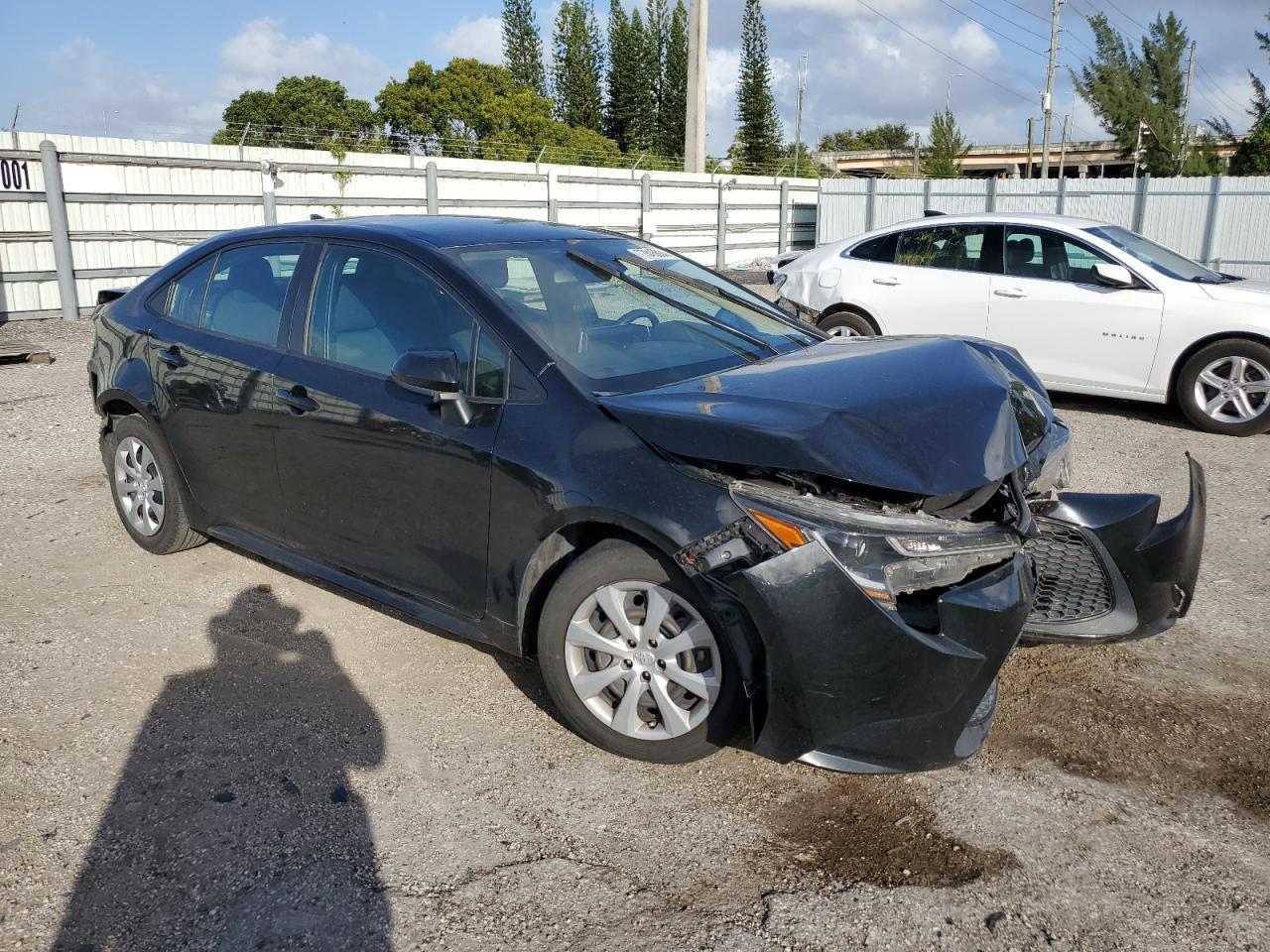 2021 TOYOTA COROLLA LE - Фото 4