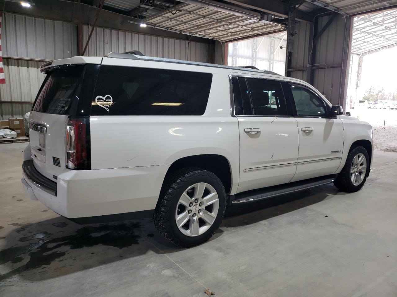 2016 GMC YUKON XL D - Фото 3