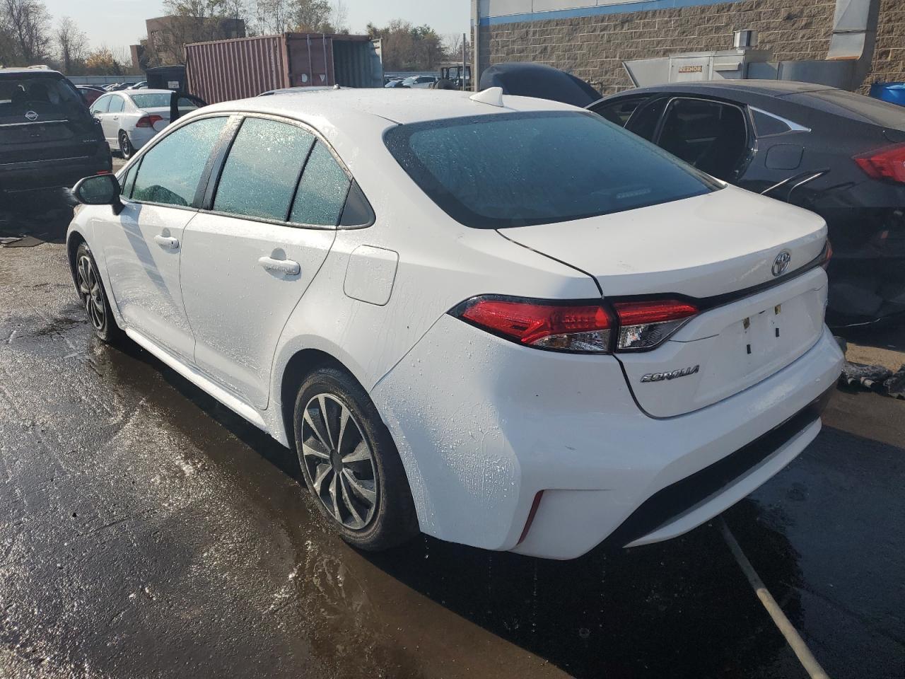 2021 TOYOTA COROLLA LE - Фото 2