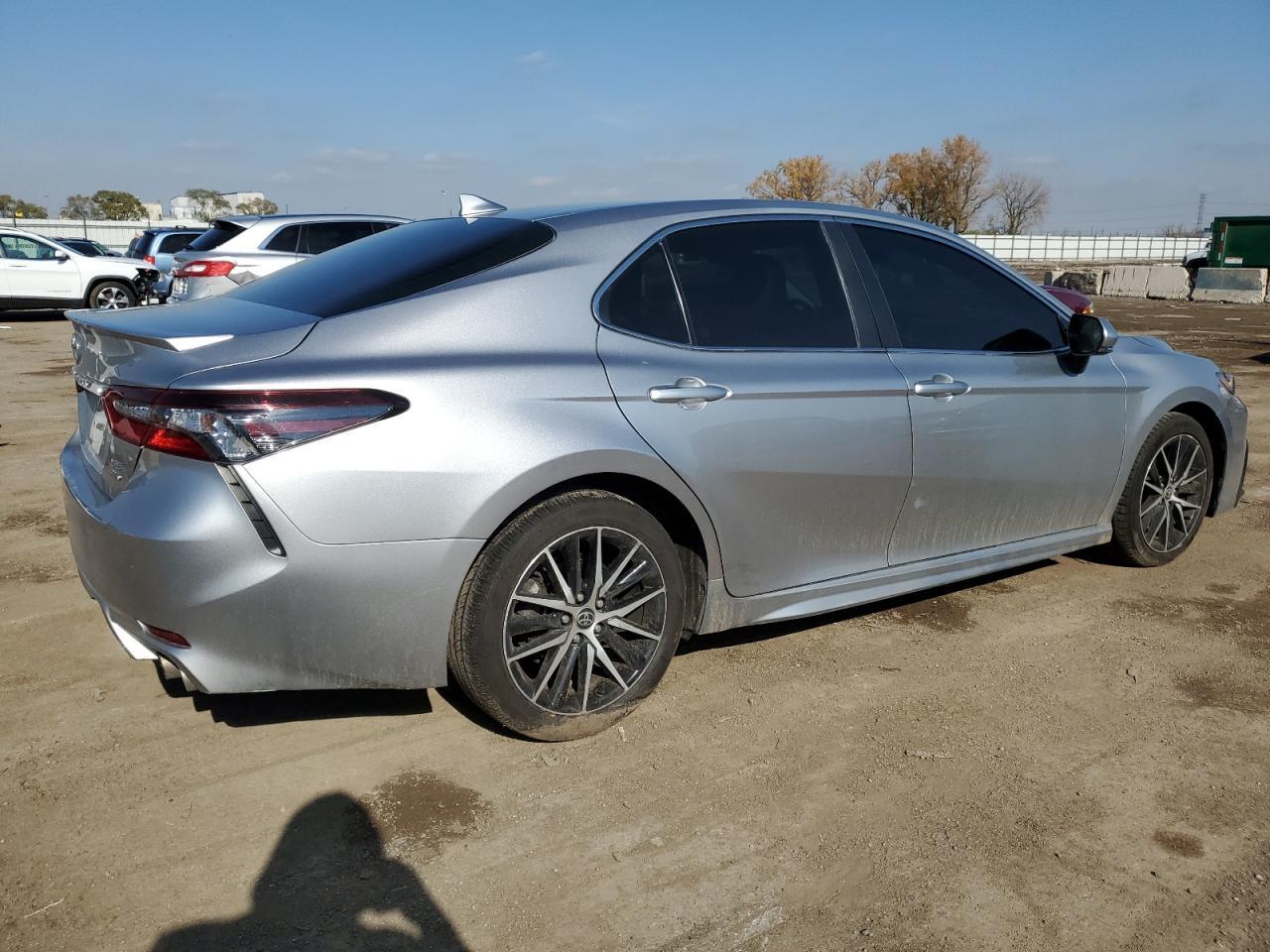 2021 TOYOTA CAMRY SE - Image 3