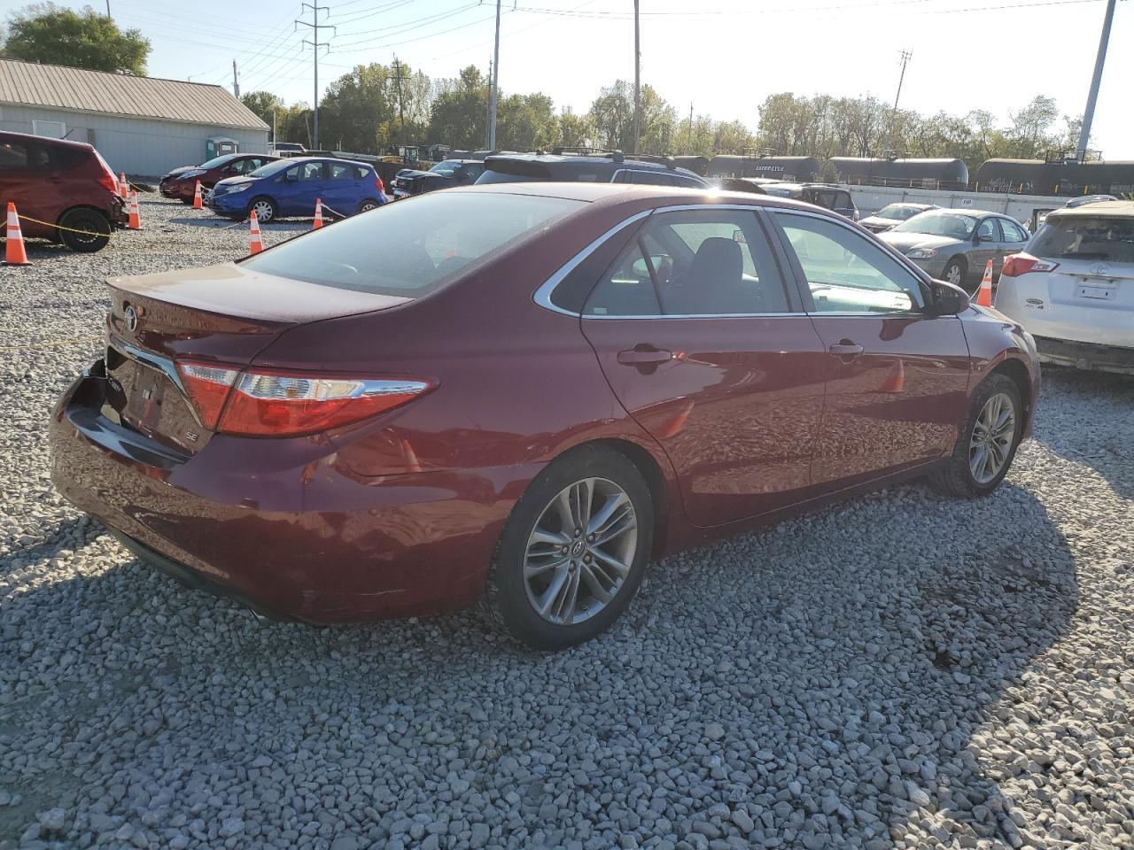 2016 TOYOTA CAMRY LE - Фото 3