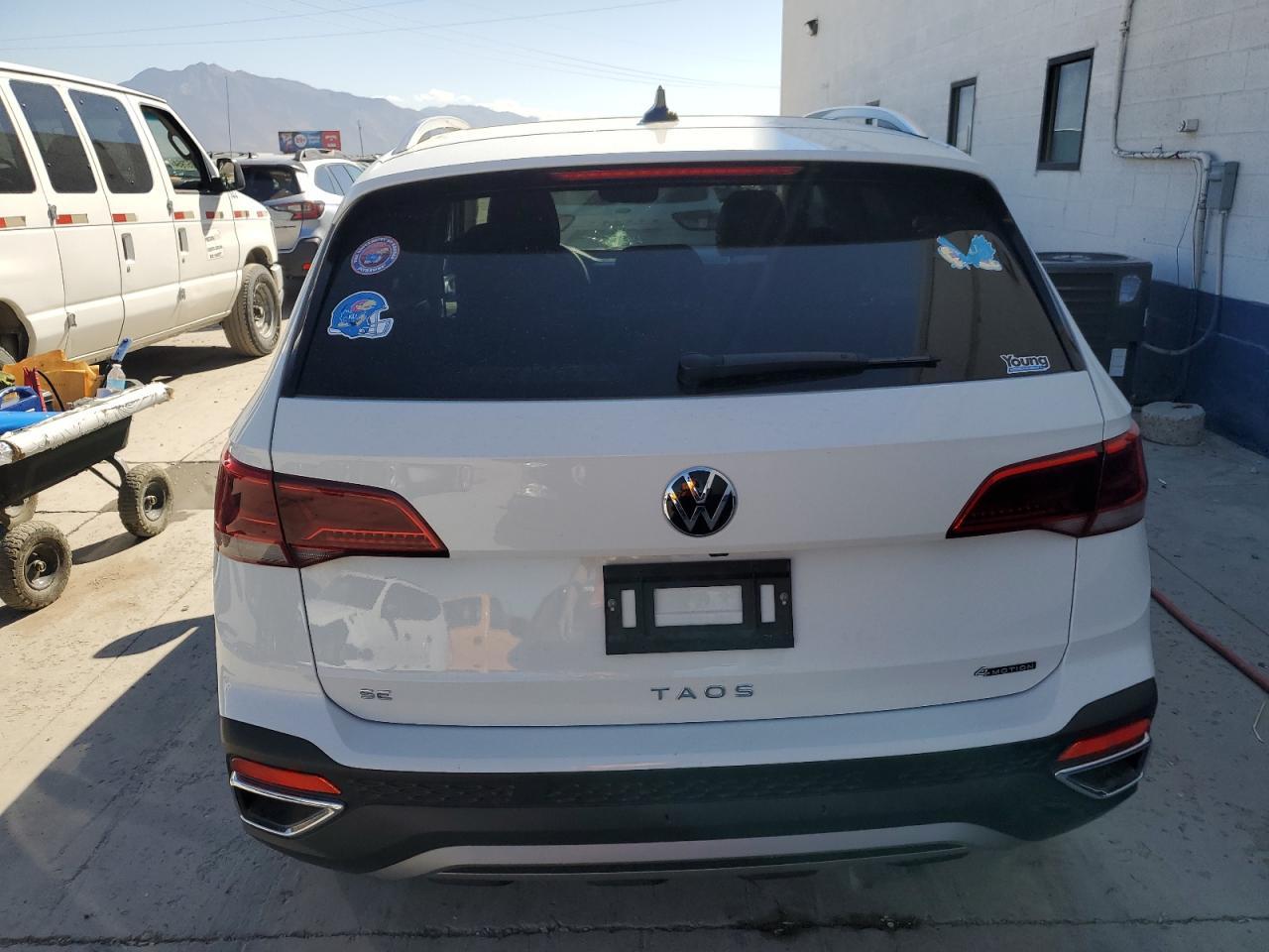 2023 VOLKSWAGEN TAOS SE - Image 6
