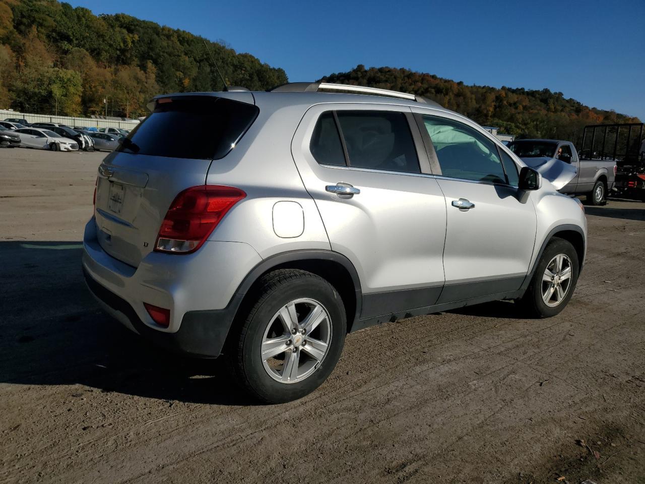2018 CHEVROLET TRAX 1LT - Image 3