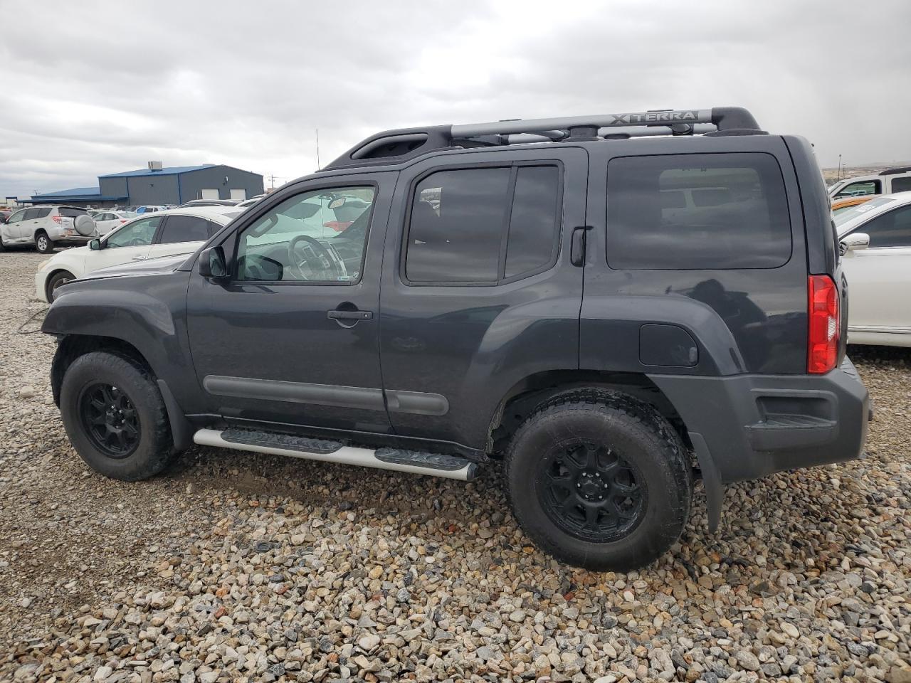 2013 NISSAN XTERRA X - Image 2