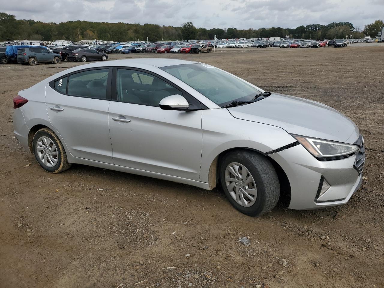 2019 HYUNDAI ELANTRA SE - Фото 4