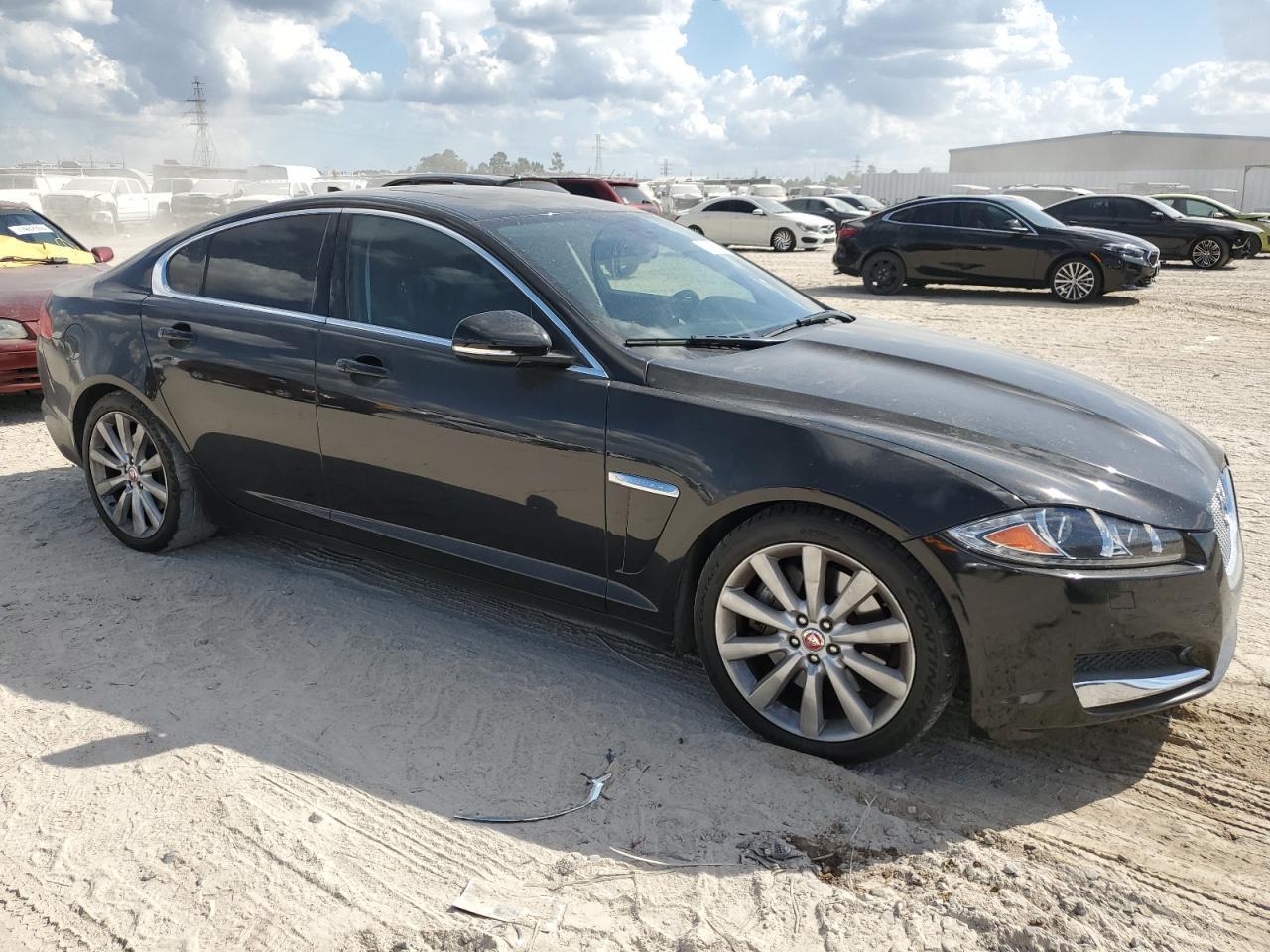 2014 JAGUAR XF - Фото 4