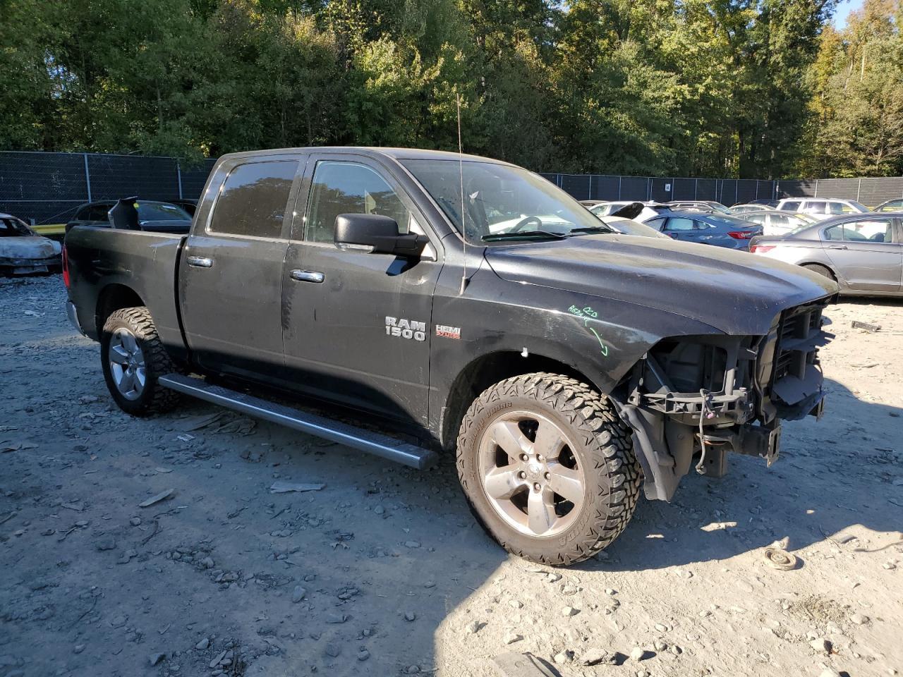 2017 RAM 1500 SLT - Image 4