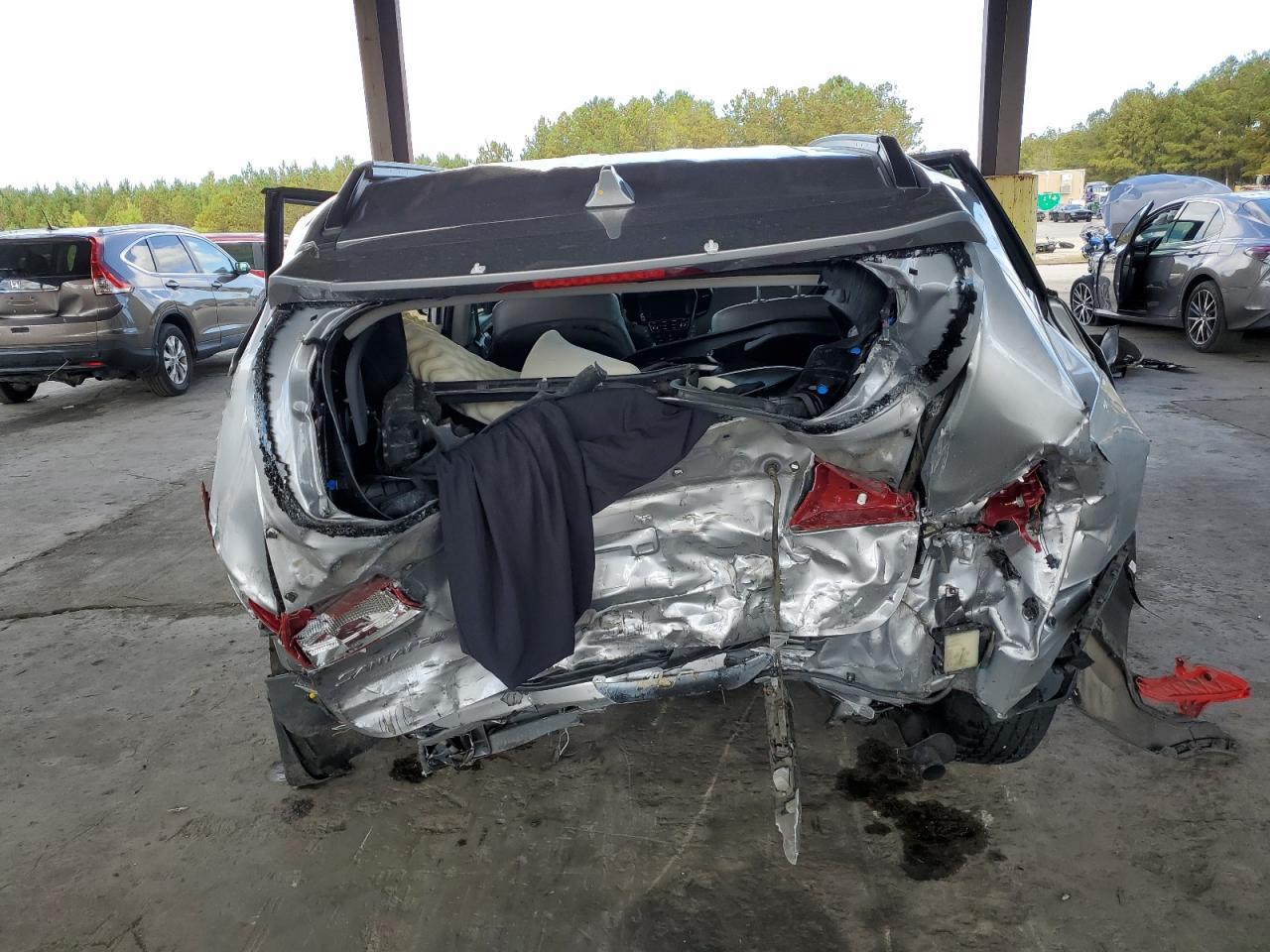 2017 HYUNDAI SANTA FE S - Image 6