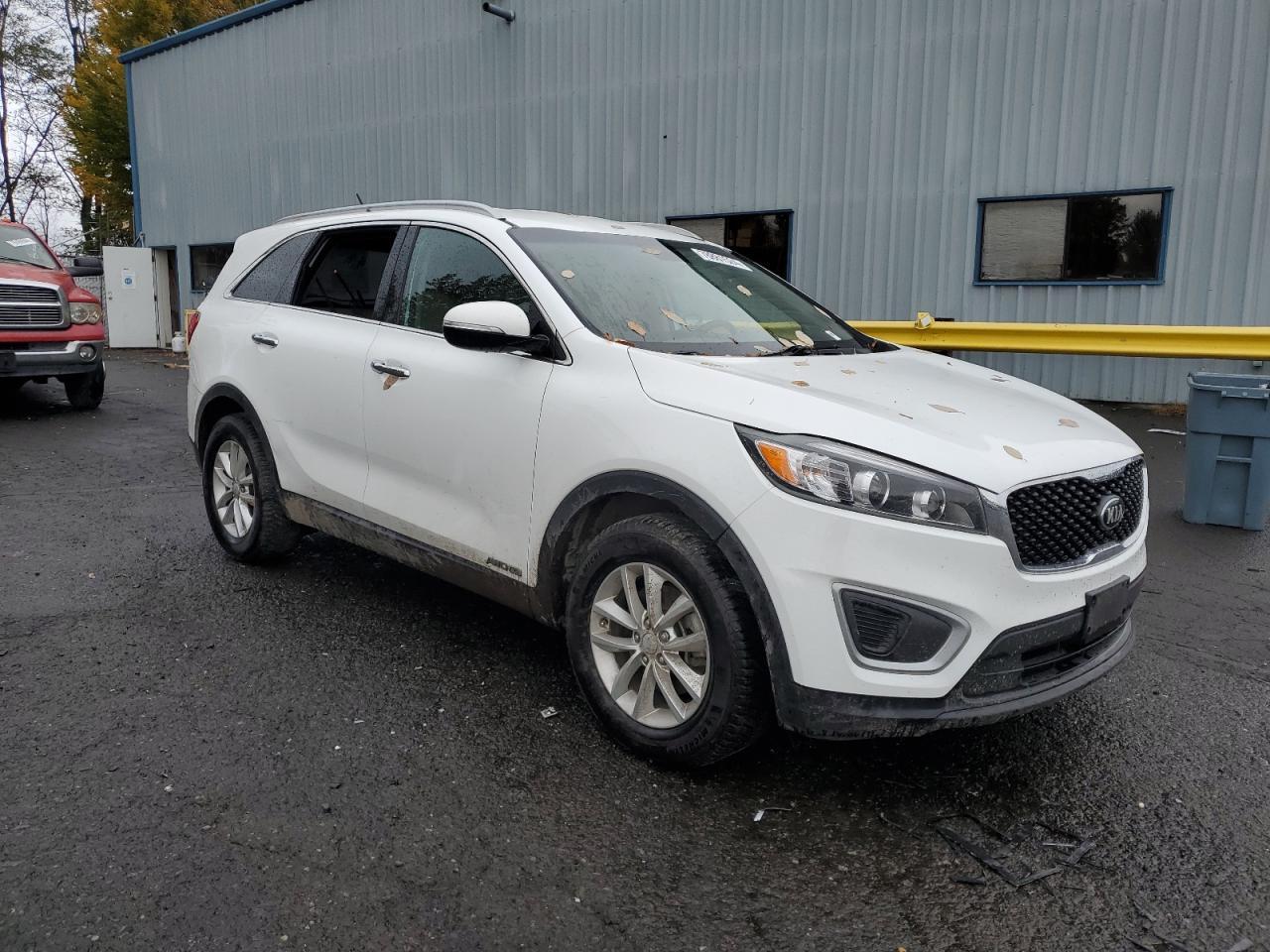 2017 KIA SORENTO LX - Image 4