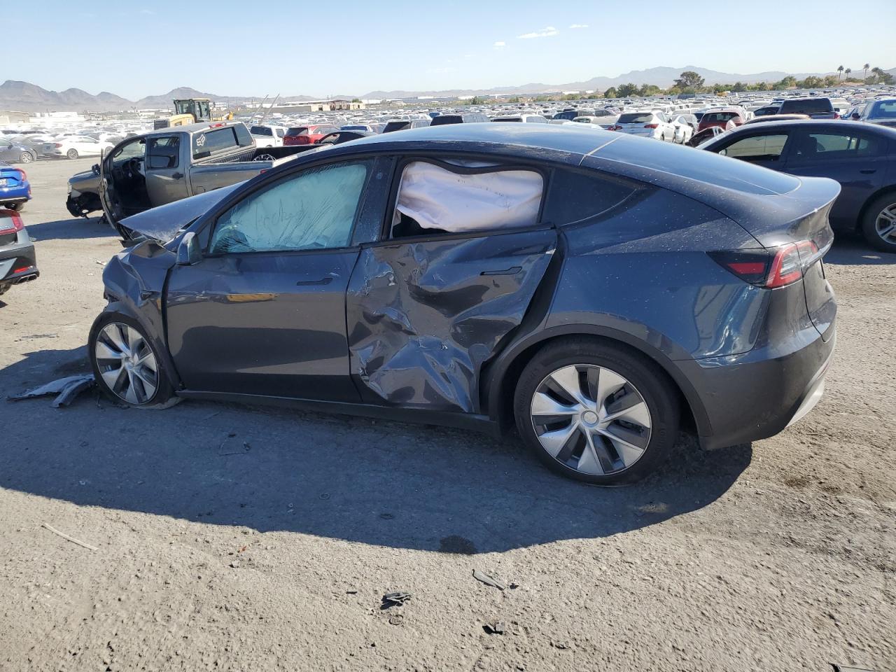 2023 TESLA MODEL Y - Image 2