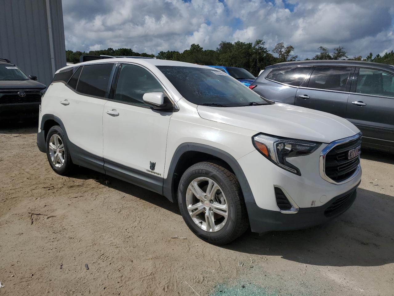 2018 GMC TERRAIN SL - Image 4