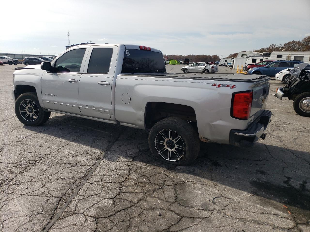 2017 CHEVROLET SILVERADO - Image 2