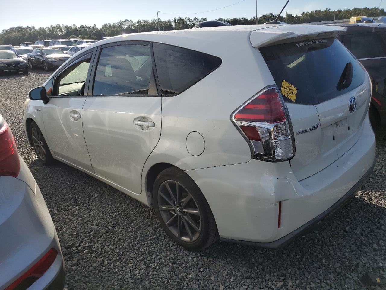 2015 TOYOTA PRIUS V - Фото 2