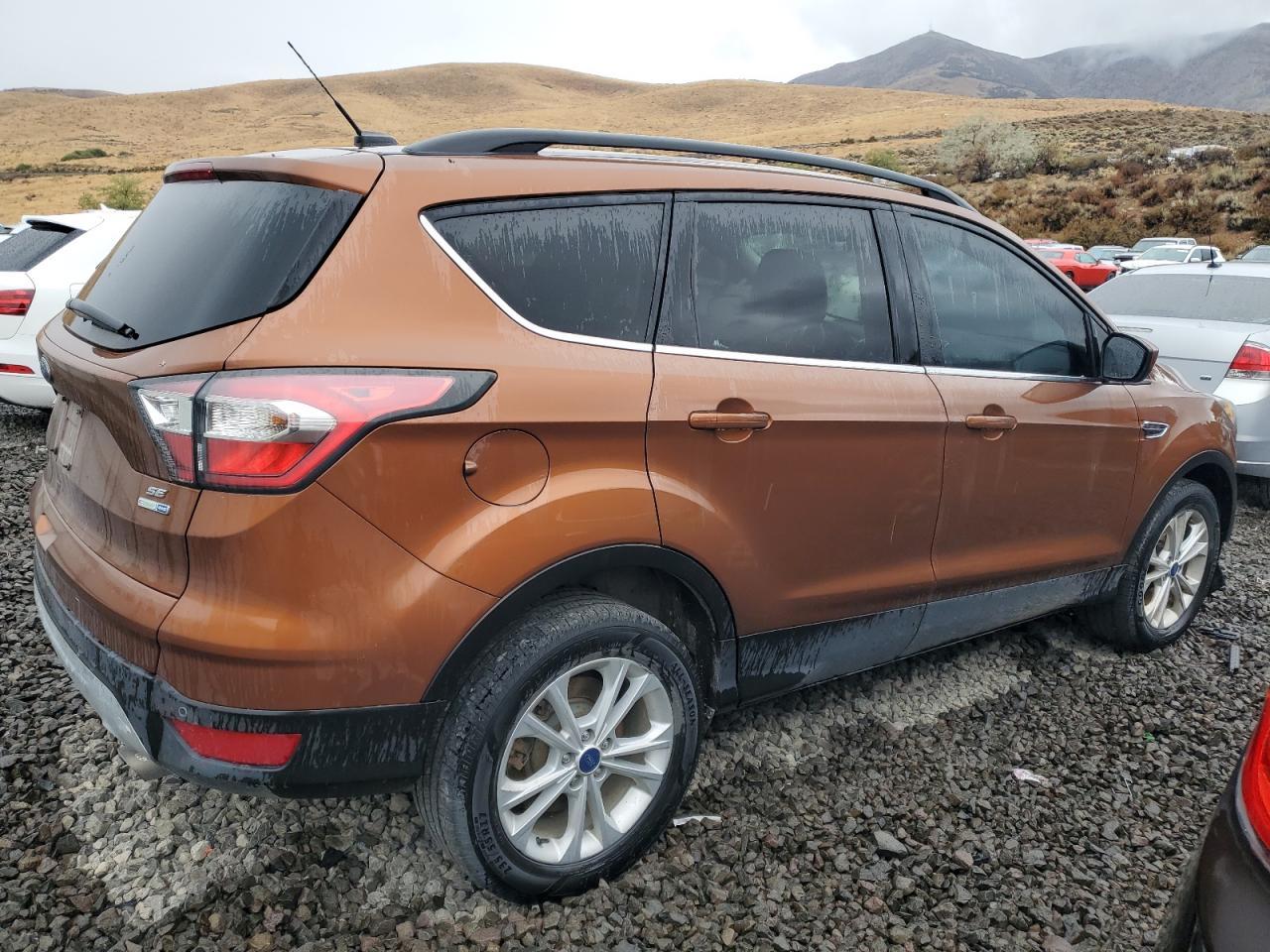2017 FORD ESCAPE SE - Image 3