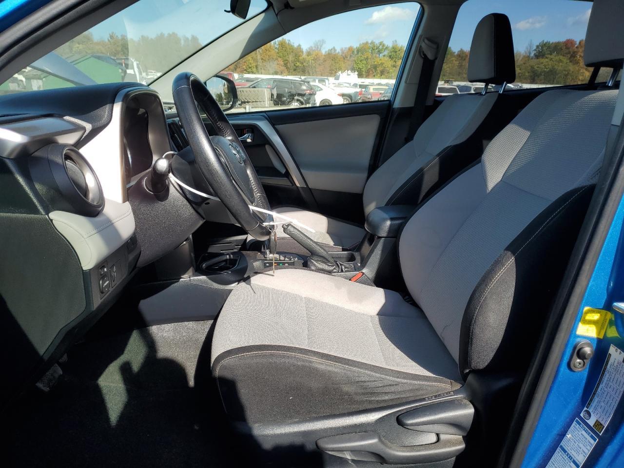 2016 TOYOTA RAV4 XLE - Image 7