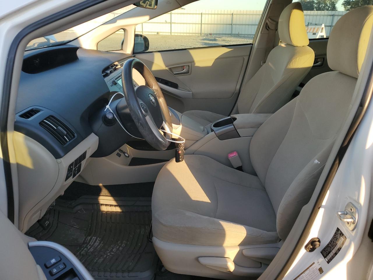 2013 TOYOTA PRIUS - Фото 7