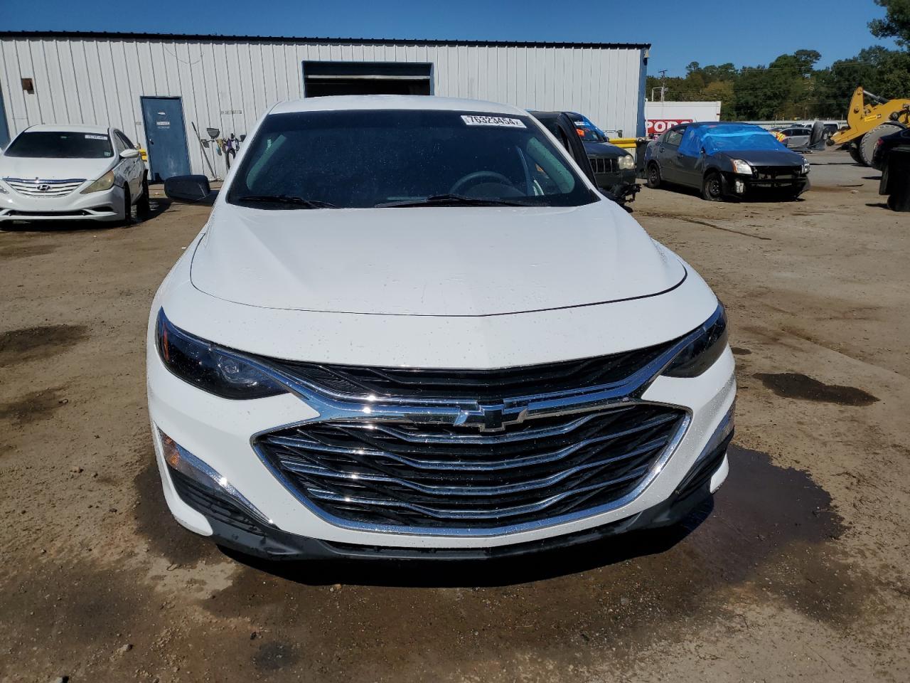 2019 CHEVROLET MALIBU LS - Фото 5