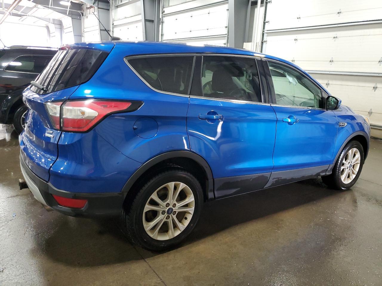 2017 FORD ESCAPE SE - Image 3
