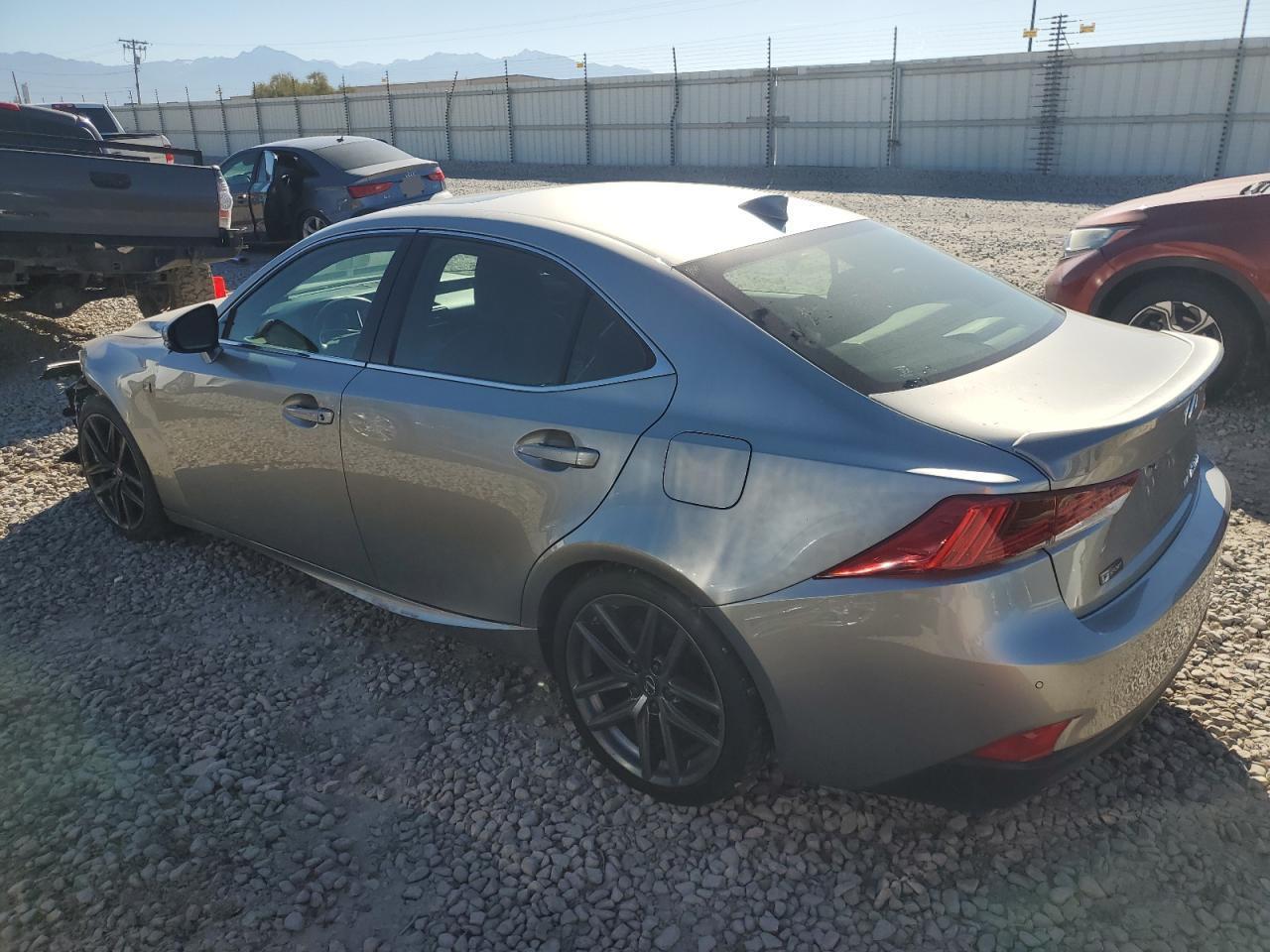 2019 LEXUS IS 300 - Фото 2