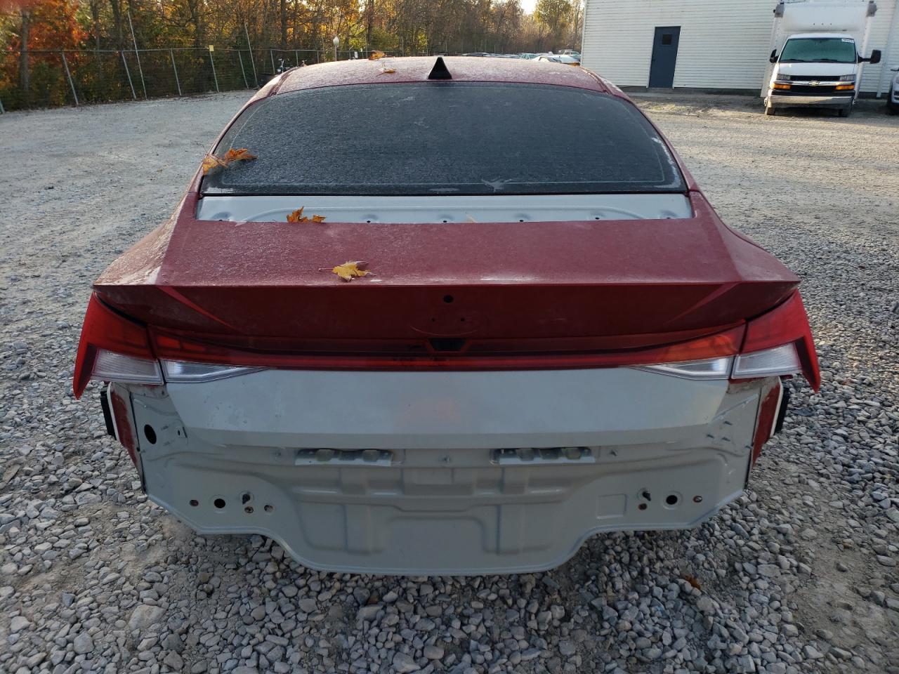 2024 HYUNDAI ELANTRA SE - Фото 6