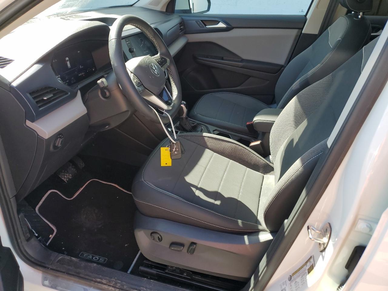 2023 VOLKSWAGEN TAOS SE - Image 7