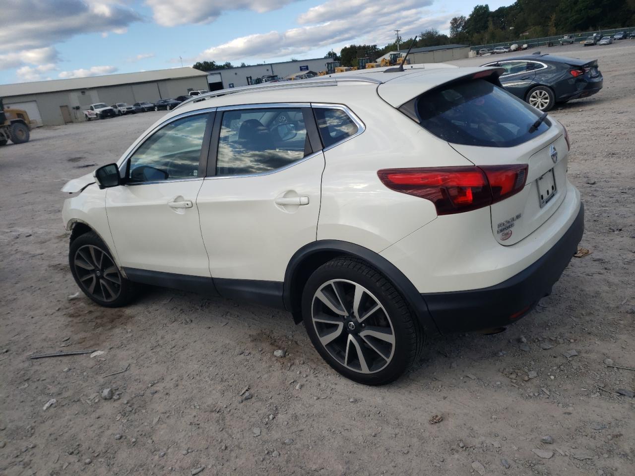2017 NISSAN ROGUE SPOR - Image 2