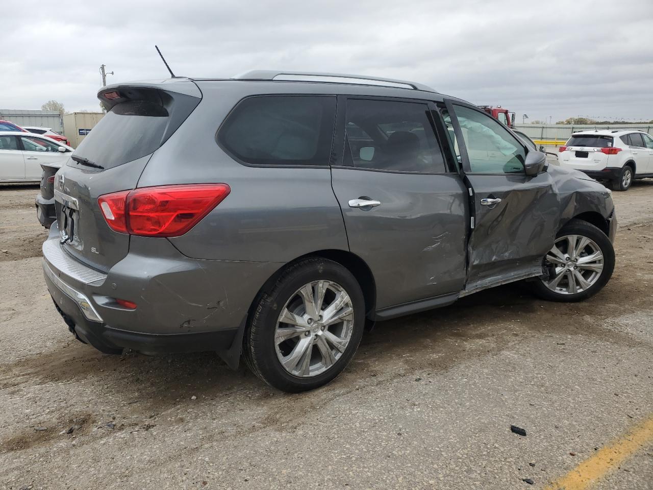 2018 NISSAN PATHFINDER - Фото 3