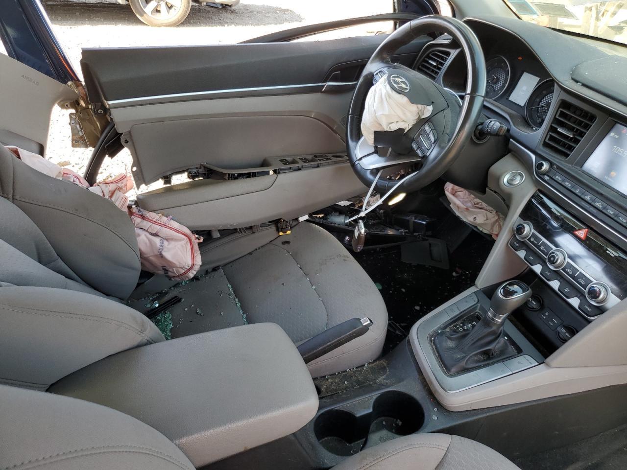 2019 HYUNDAI ELANTRA SE - Image 7