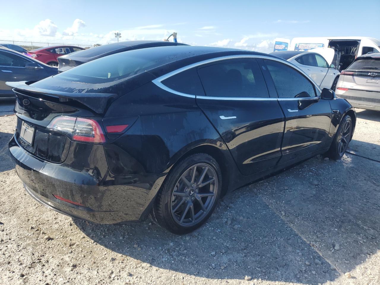 2019 TESLA MODEL 3 - Фото 3