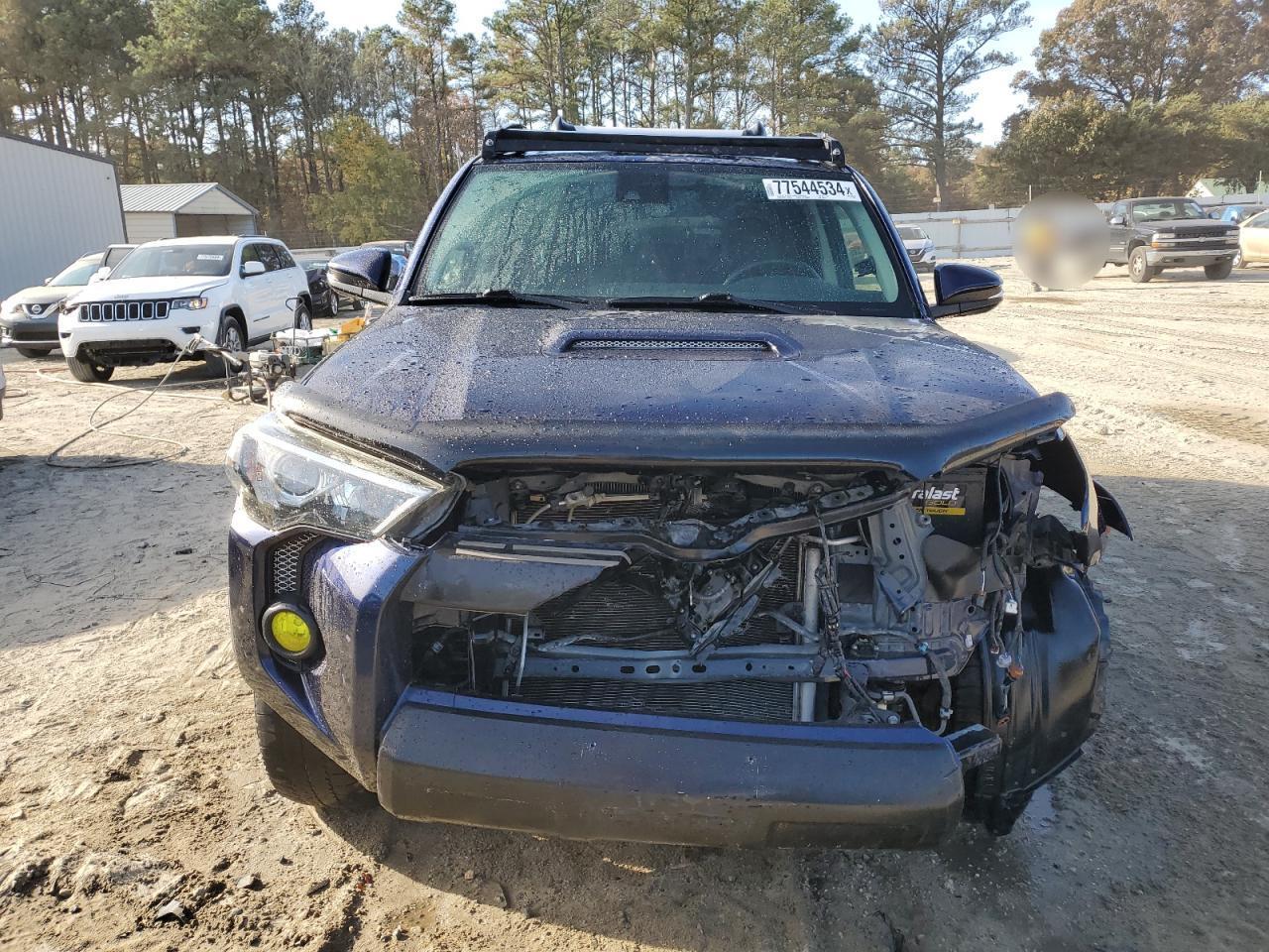 2020 TOYOTA 4RUNNER SR - Фото 5