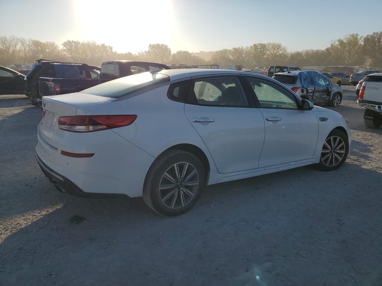 2019 KIA OPTIMA LX - Фото 3