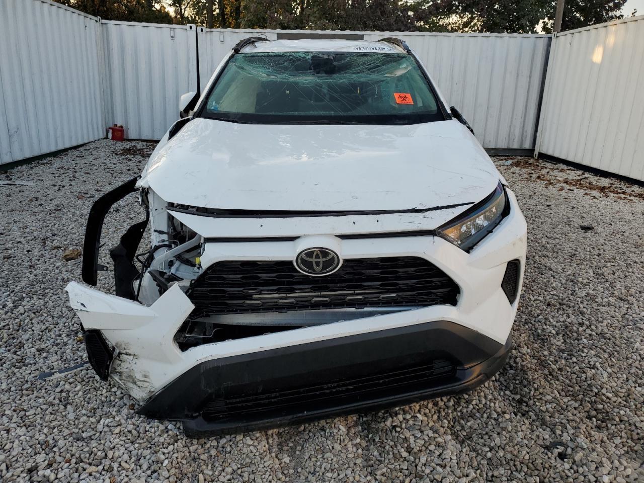 2021 TOYOTA RAV4 LE - Фото 5