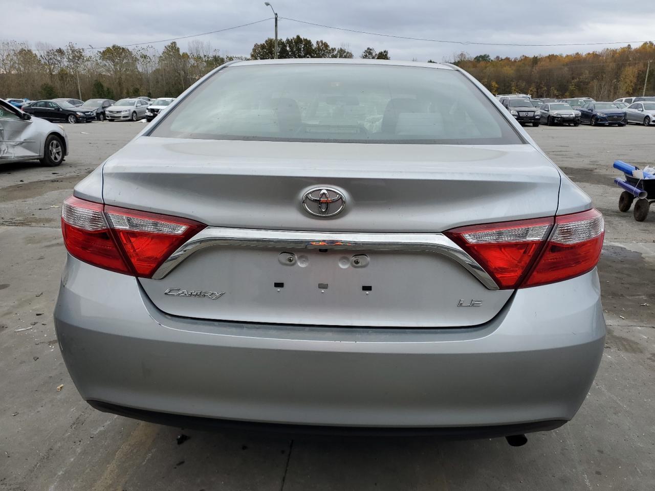 2017 TOYOTA CAMRY LE - Image 6