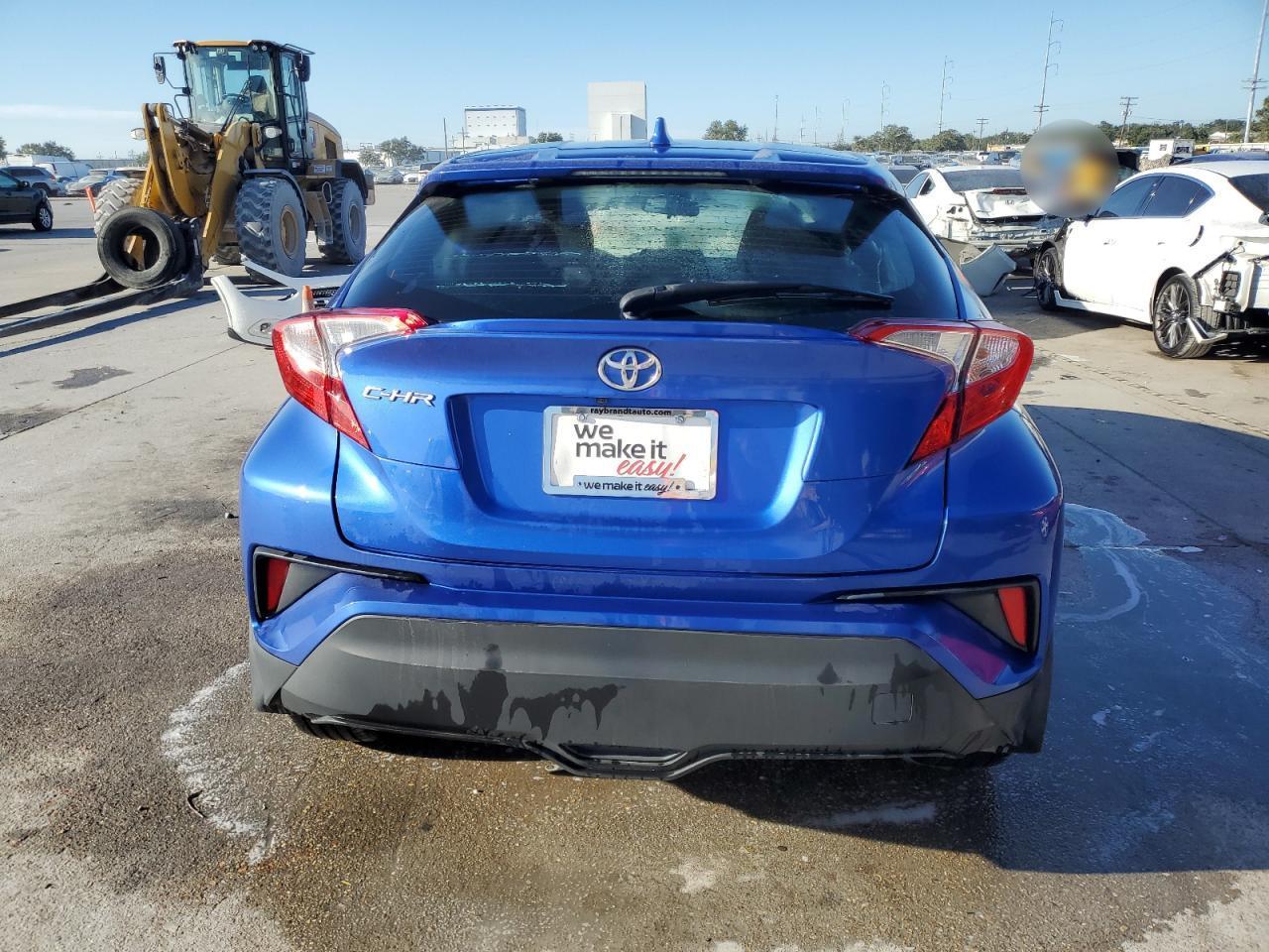 2021 TOYOTA C-HR XLE - Фото 6