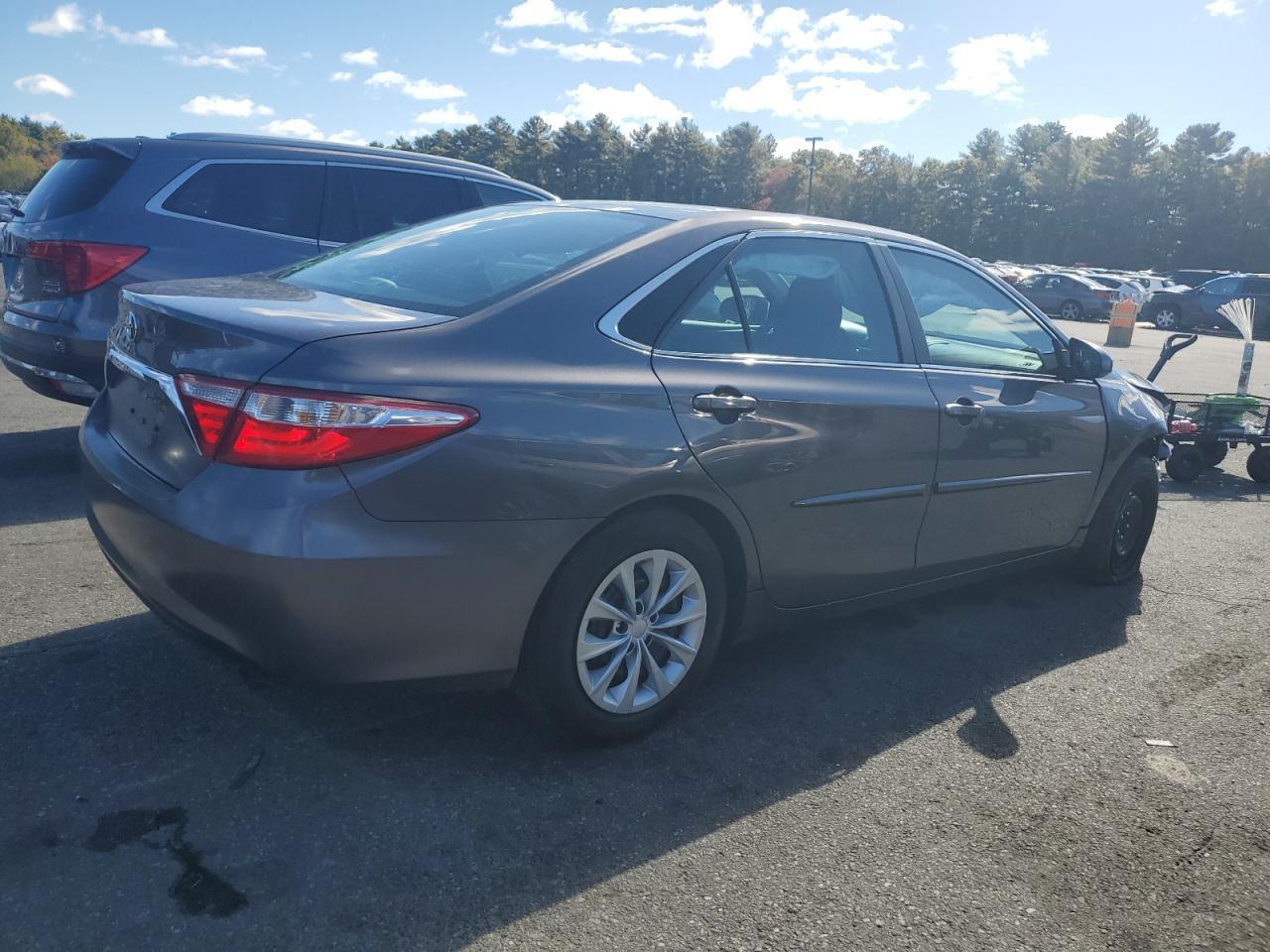2016 TOYOTA CAMRY LE - Image 3
