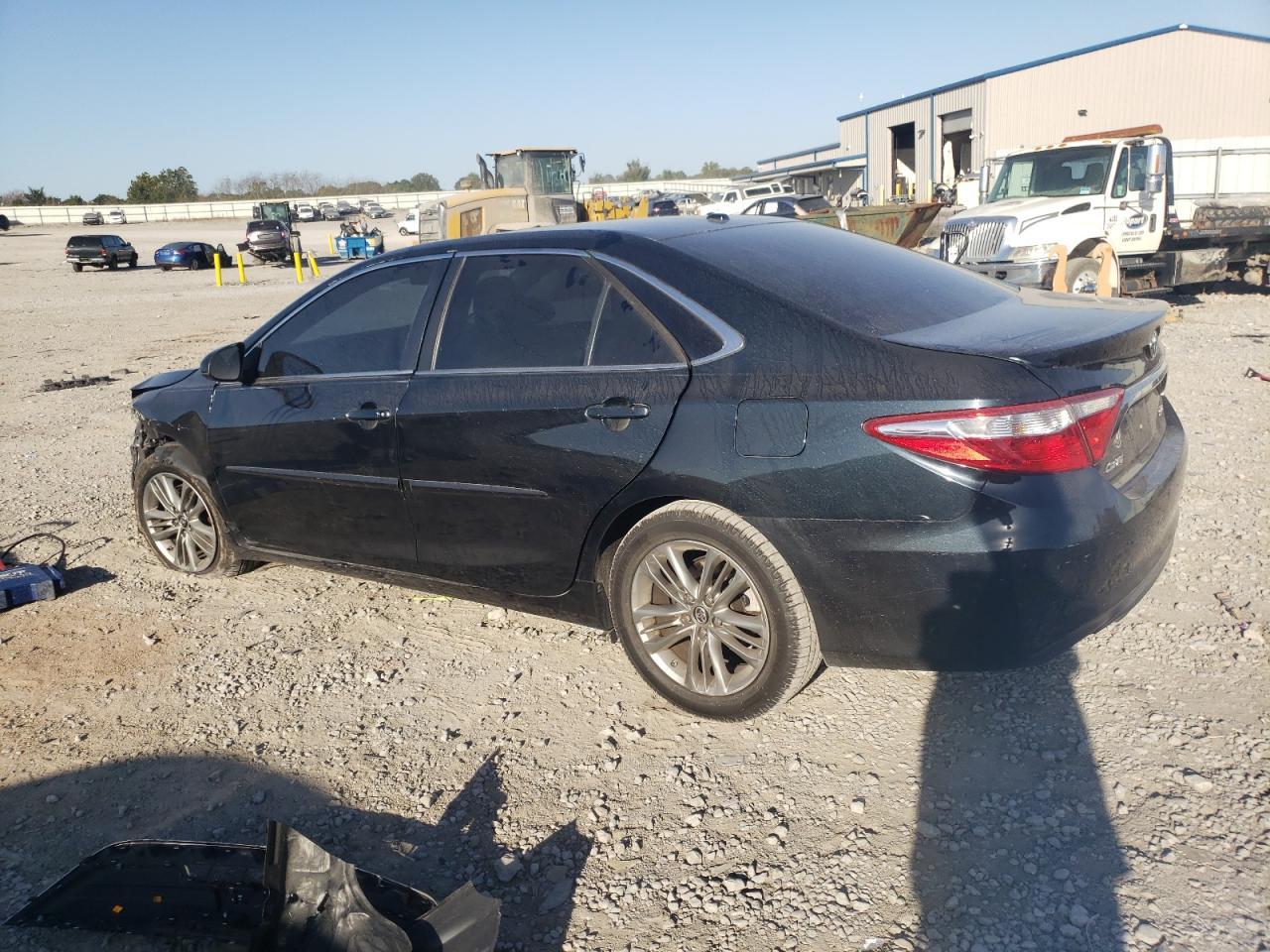 2016 TOYOTA CAMRY LE - Фото 2